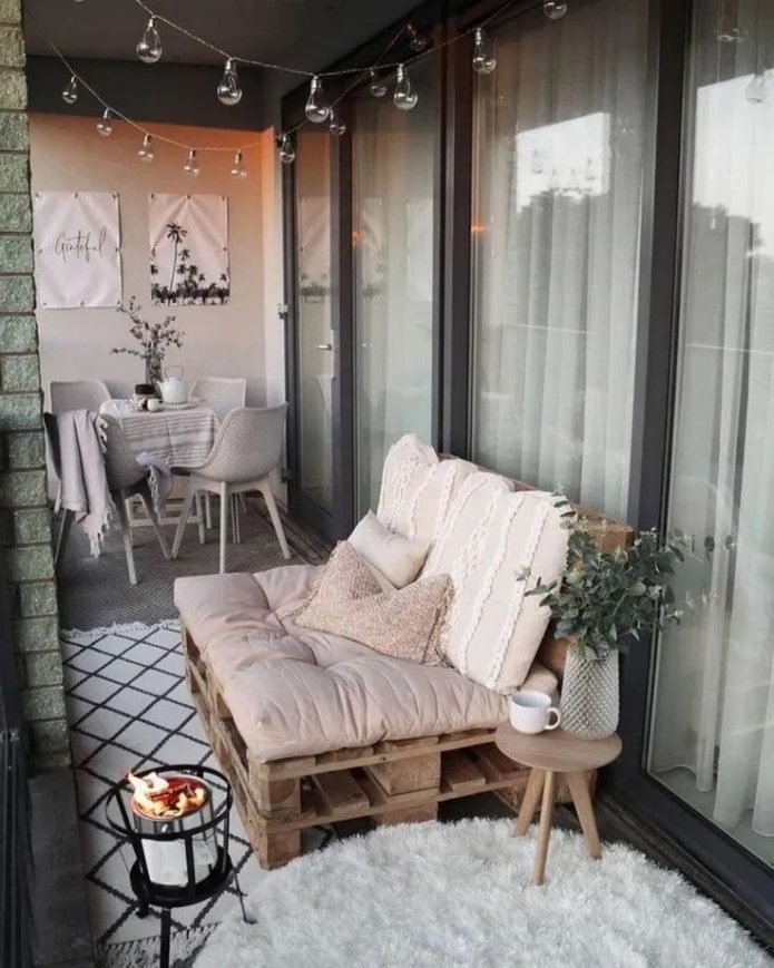 pallet sul balcone