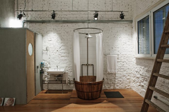 impianto idraulico nel bagno in stile loft