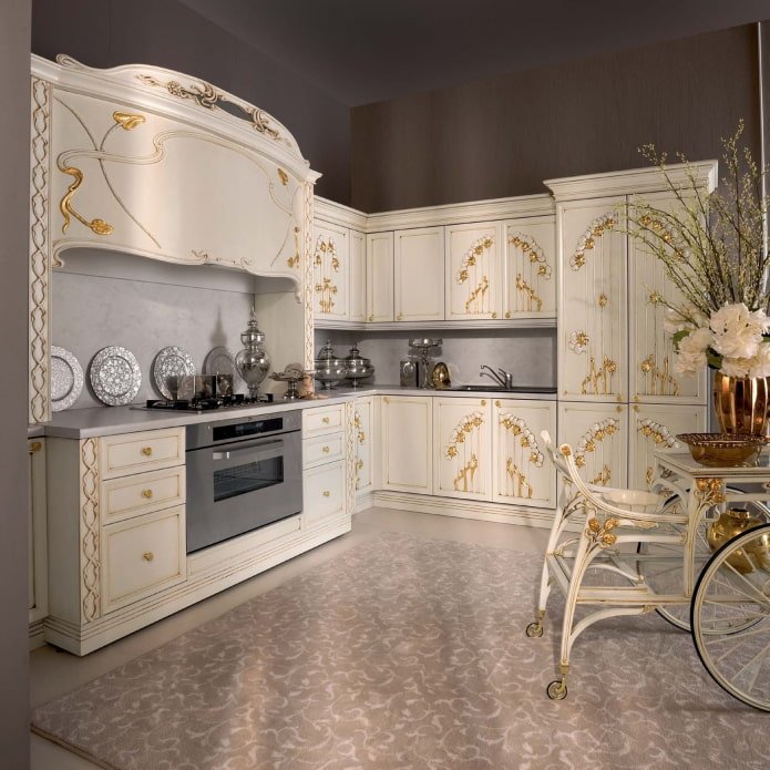 set da cucina con motivo floreale