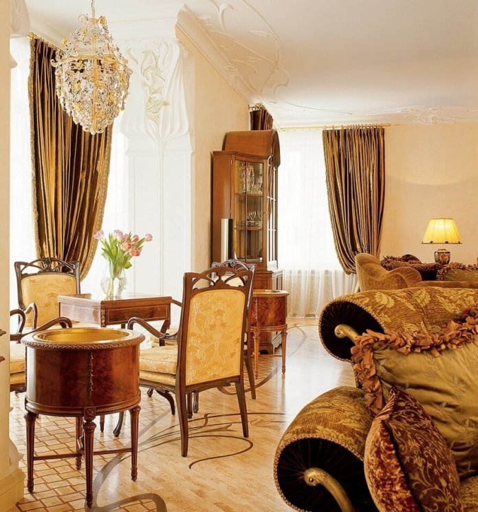 ampio ingresso in stile Art Nouveau
