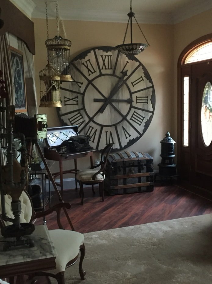 grande orologio in soggiorno