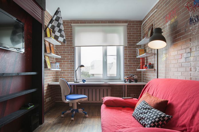 interno della cameretta per bambini in stile loft con pareti in mattoni
