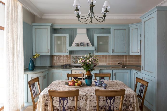 cucina compatta in stile provenzale