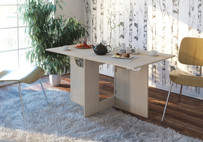 un tavolo da pranzo all'interno
