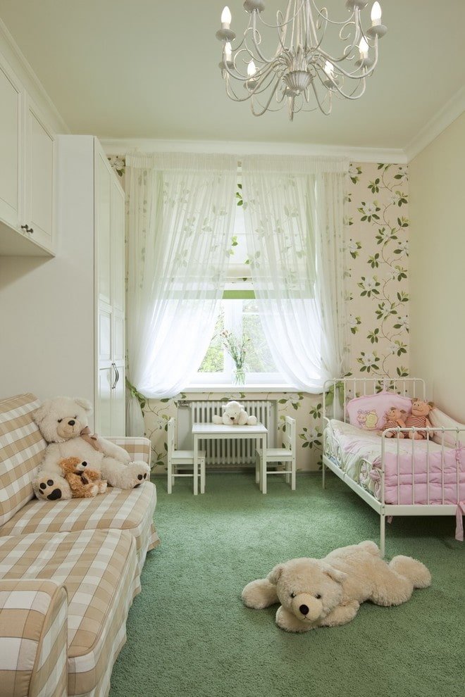 tavolo per giocare nella stanza di una bambina