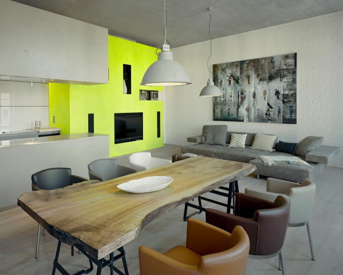 tavolo decorato in un interno in stile loft