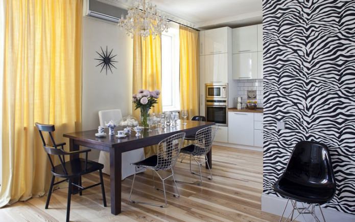pavimento laminato nell'interno della cucina
