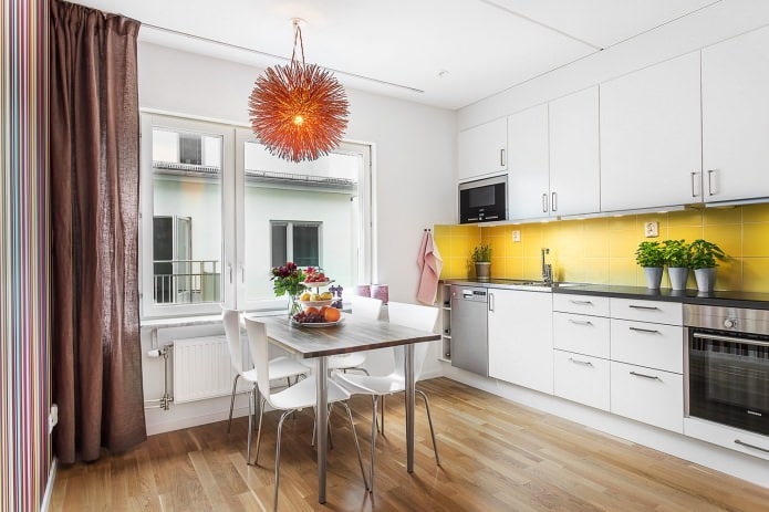 laminato negli interni della cucina