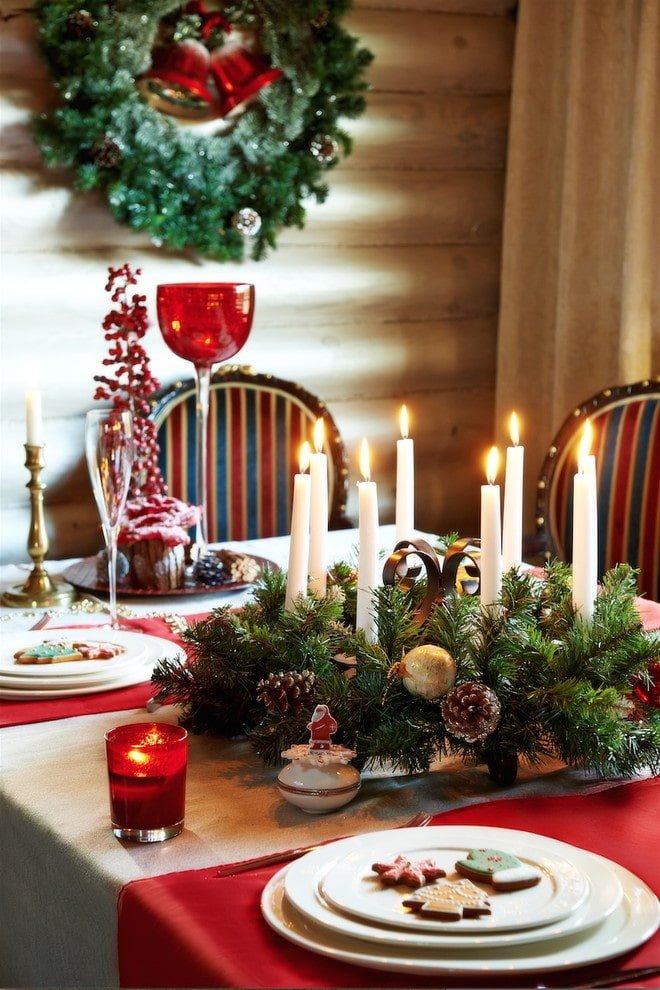Candele in una composizione di Capodanno