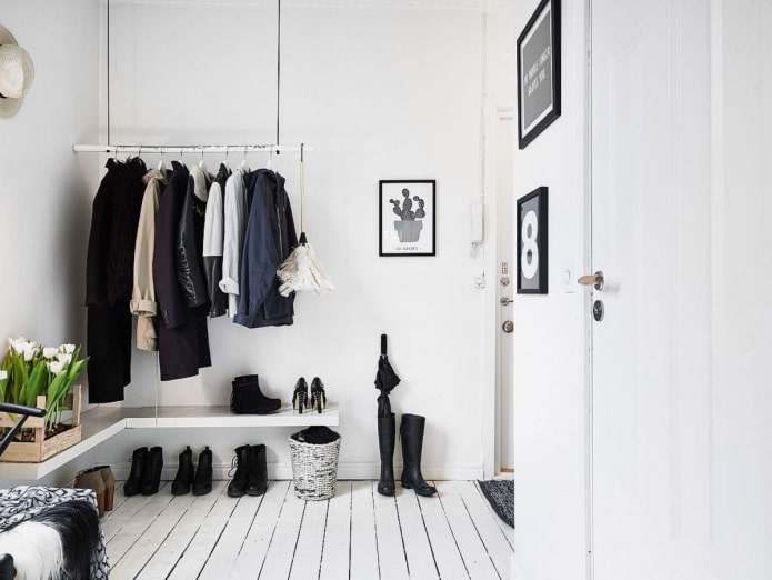 corridoio scandinavo bianco e nero