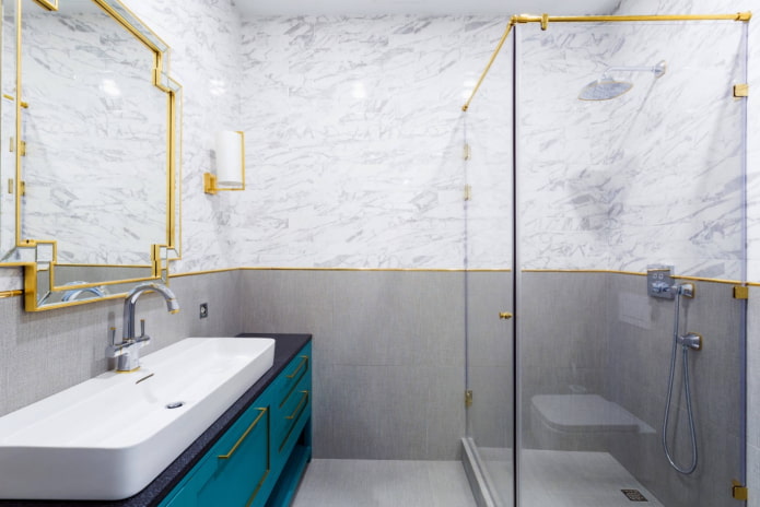 accenti dorati nel bagno