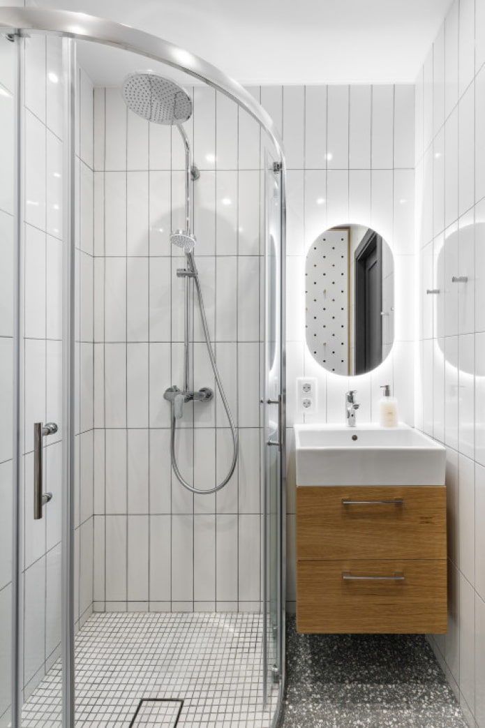 piastrelle bianche con stucco scuro