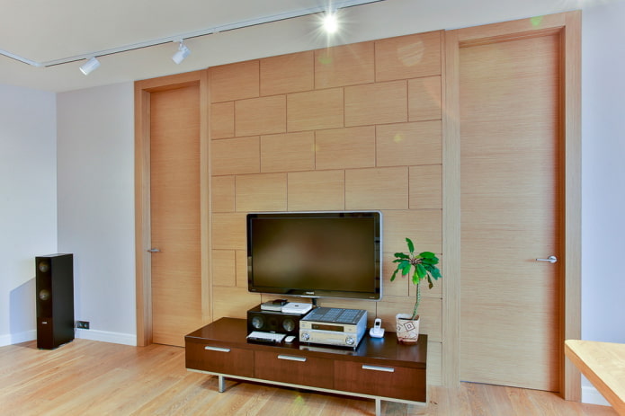 porte marrone chiaro all'interno