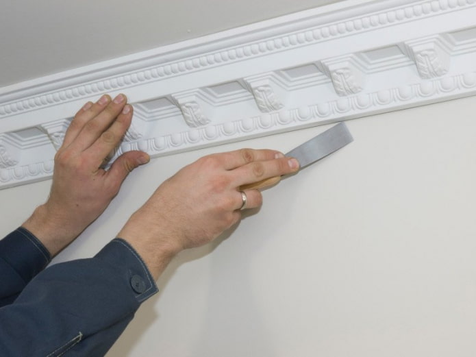 zoccolo a soffitto