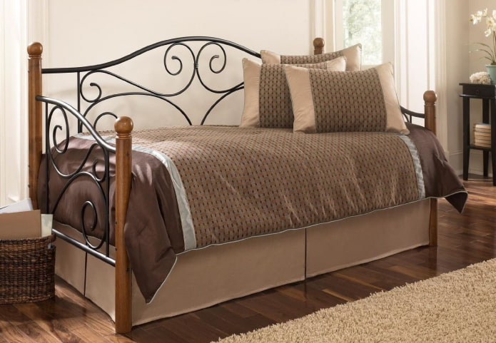 pouf con schienale forgiato all'interno