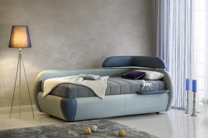 pouf pieghevole con rivestimento interno in pelle