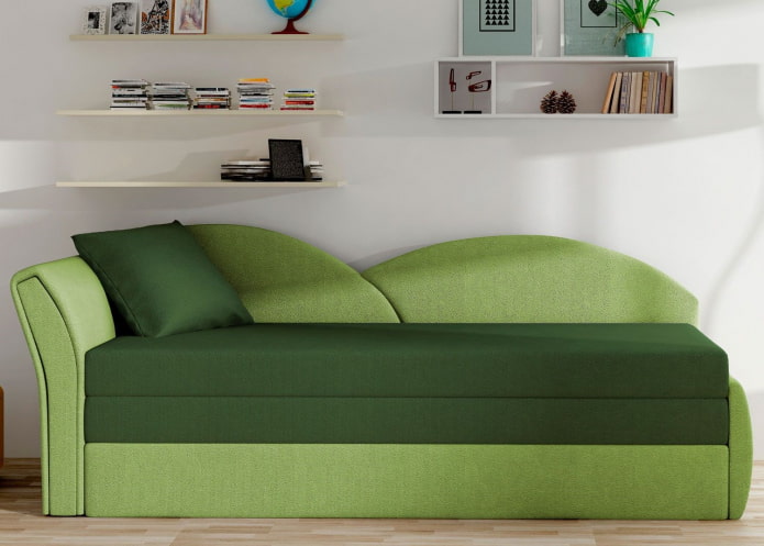 pouf verde all'interno