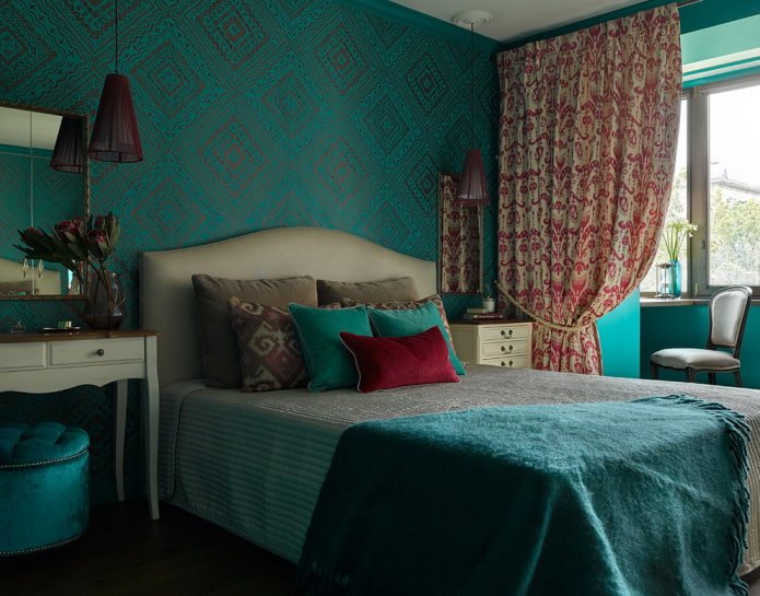 carta da parati in tessuto con un ornamento in camera da letto