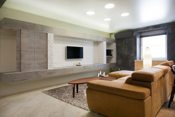 TV in una nicchia nell'interno del soggiorno