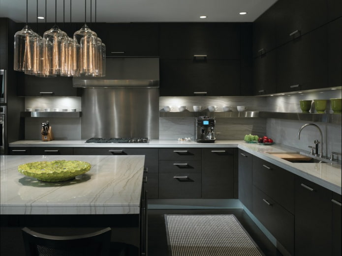 Illuminazione per una cucina scura