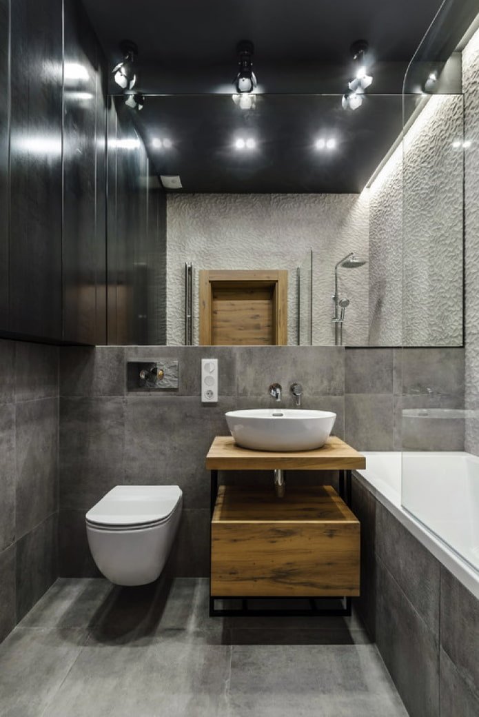 grande specchio in bagno