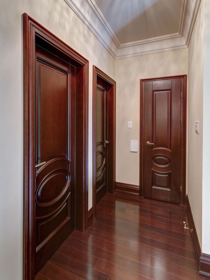 porte interne marrone scuro