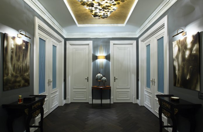 interno del corridoio con parquet color grafite