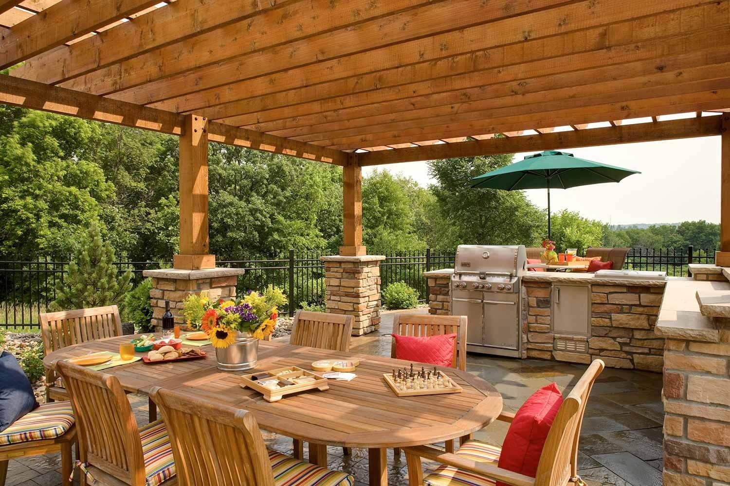 cucina estiva sulla terrazza con grill
