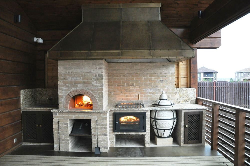 complesso barbecue con affumicatoio e tandoor