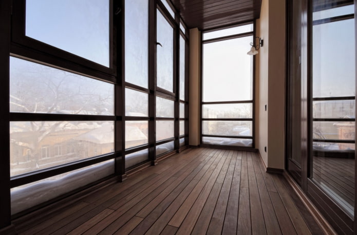 come rifinire il pavimento sul balcone