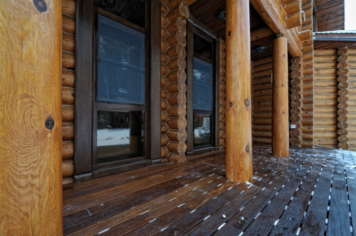 veranda in assi di legno per terrazza