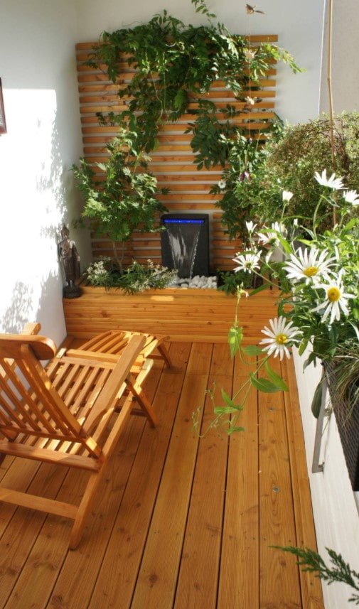 pavimento in legno per il balcone