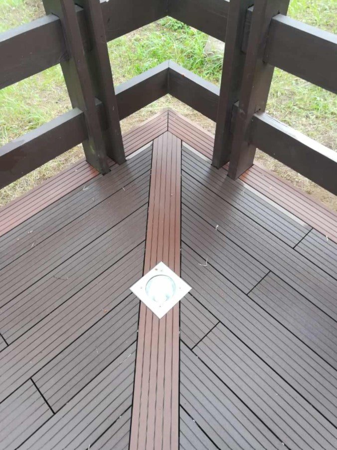 design del pavimento in assi per terrazze