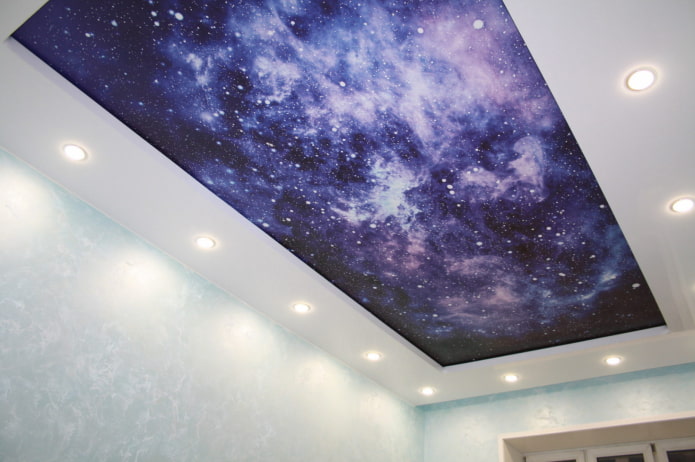 tela tesa con l'immagine del cielo stellato