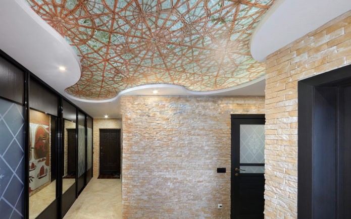 soffitto in tessuto nel corridoio