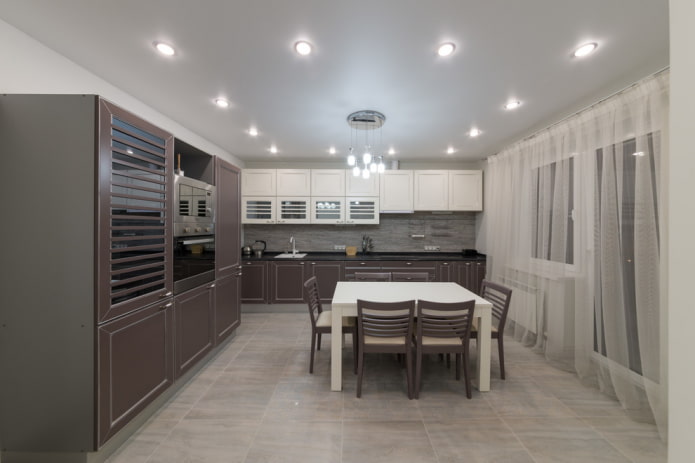 illuminazione spot nell'interno della cucina