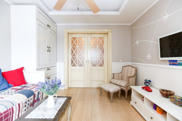 porte color sabbia all'interno