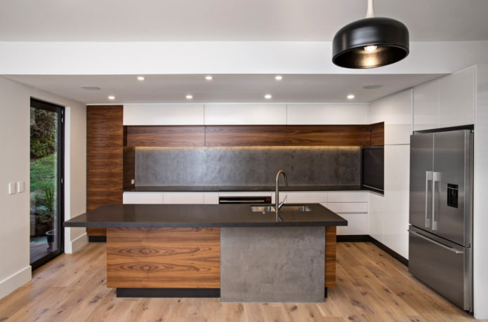 cucina bianca con legno