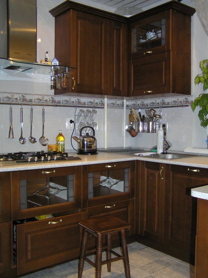cucina in legno con fresatura
