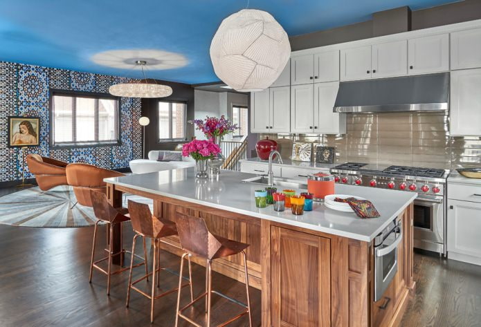 Soffitto blu in cucina
