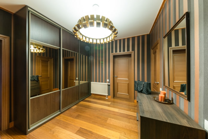 design del corridoio in toni scuri