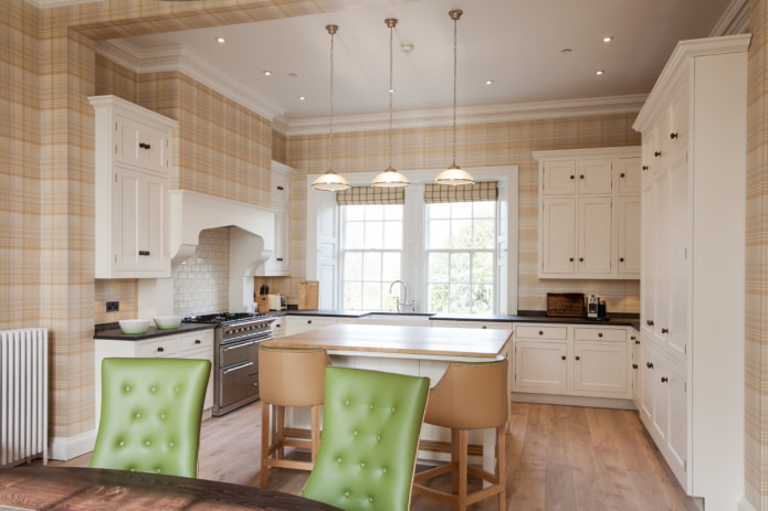 pareti beige nell'interno della cucina