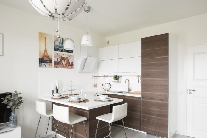 pareti bianche nell'interno della cucina