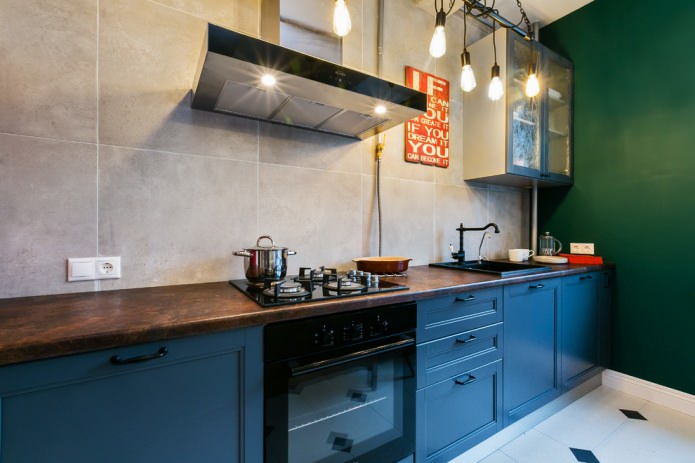 Piano di lavoro della cucina in truciolare laminato