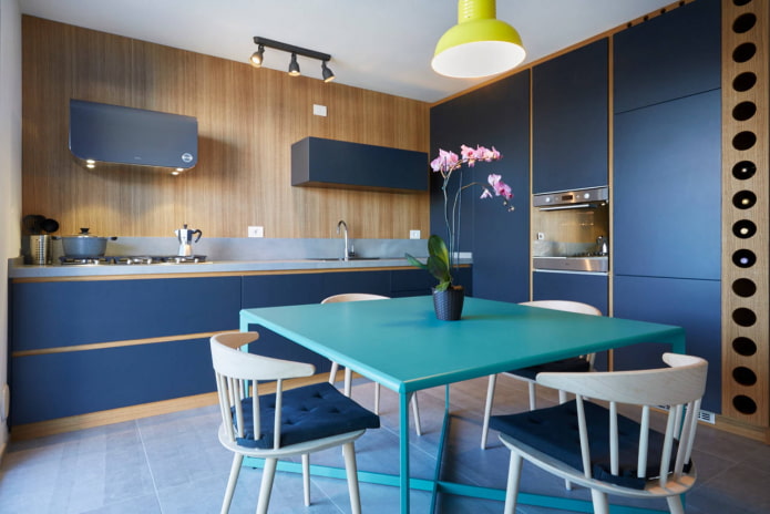 cucina blu con legno