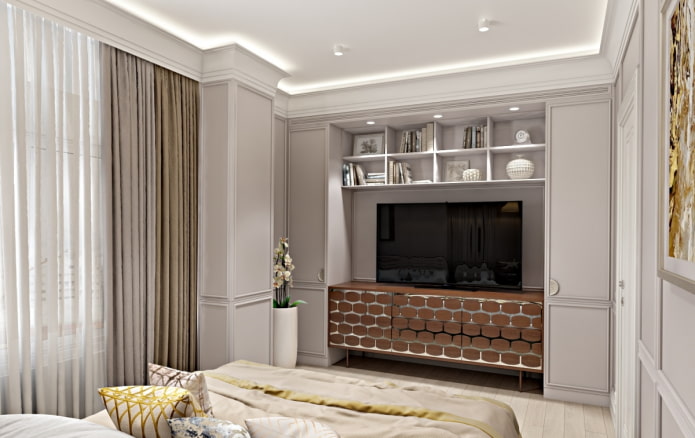 Mobile TV in un interno in stile neoclassico