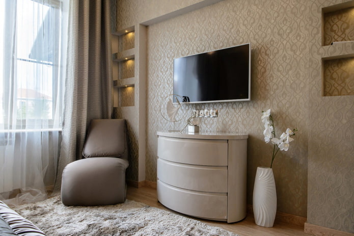 mobile TV ovale all'interno