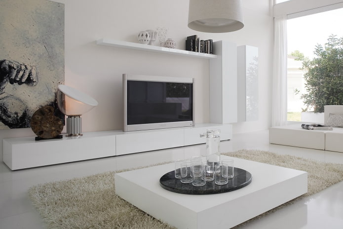Mobile TV in un interno minimalista
