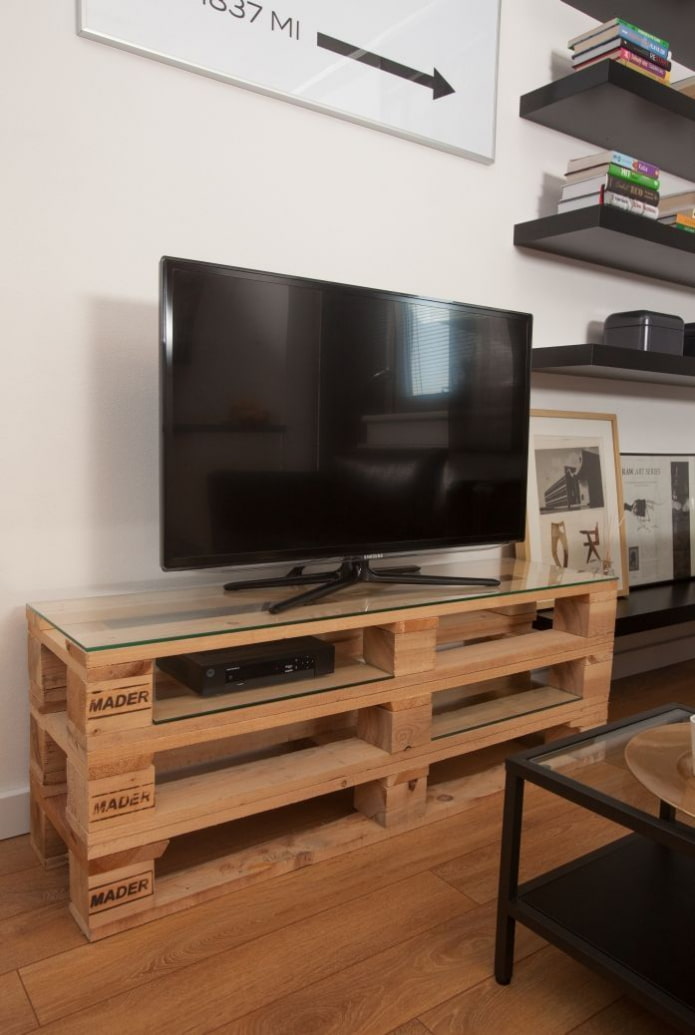 mobile TV originale per interni