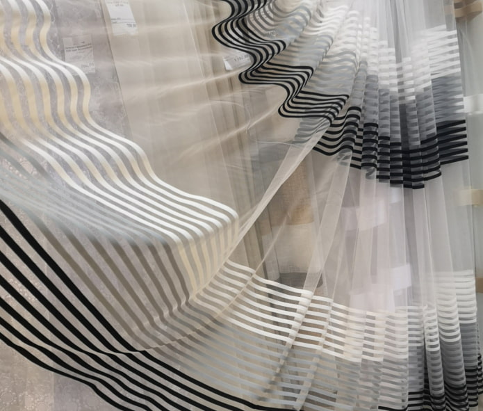 tulle a righe